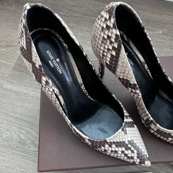 Louis Vuitton Python Pumps - Picture 2 of 6